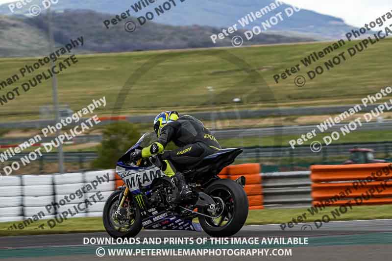 cadwell no limits trackday;cadwell park;cadwell park photographs;cadwell trackday photographs;enduro digital images;event digital images;eventdigitalimages;navarra;no limits trackdays;peter wileman photography;racing digital images;trackday digital images;trackday photos